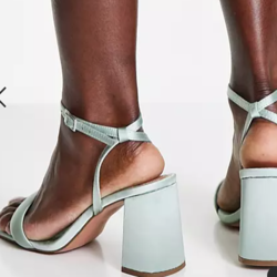 Sandales minimalistes à talon carré - Sauge