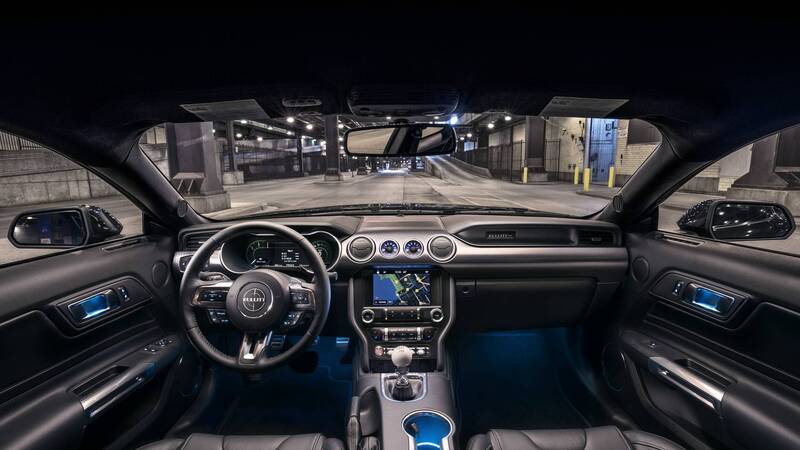 FORD MUSTANG