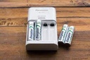 JIBAO Chargeur De Pile Avec 4 Pile-Blanc