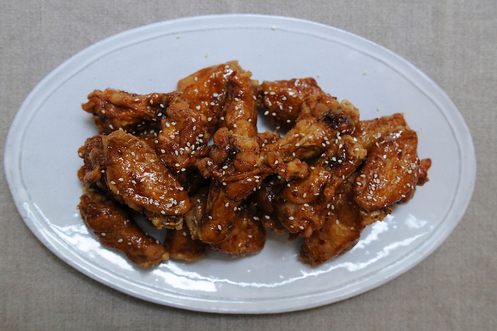 Wings Sauce Dunked