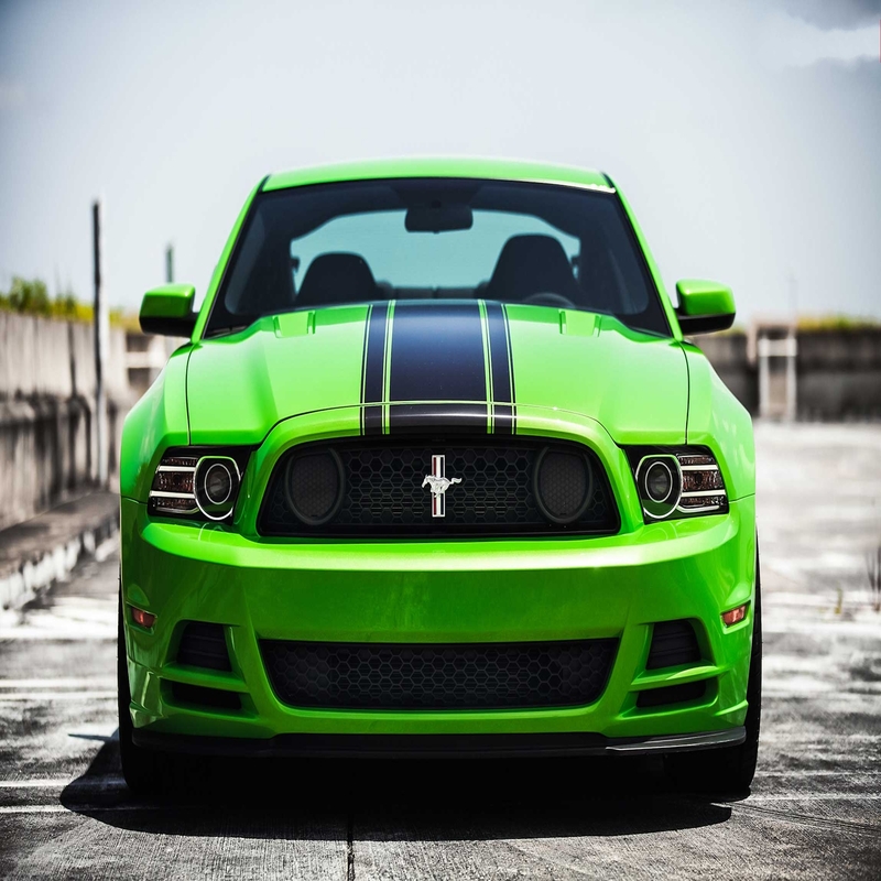 FORD MUSTANG