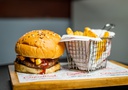 lebanease burger menu (frites et boisson)